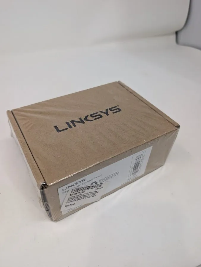 Коммутатор Linksys LGS105 5-Port Gigabit Desktop Ethernet Network Switch
