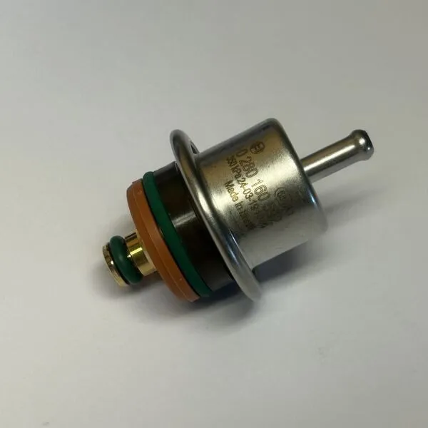 Трубопроводная арматура Fuel pressure regulator для Ford Holden 0280160592 3.5 B — фото лота 2