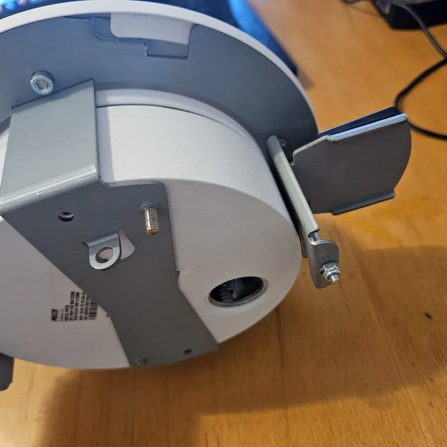 Камера PELCO IME322-1ES 3 MEGAPIXEL NETWORK OUTDOOR DOME CAMERA With BRACKET — фото лота 2
