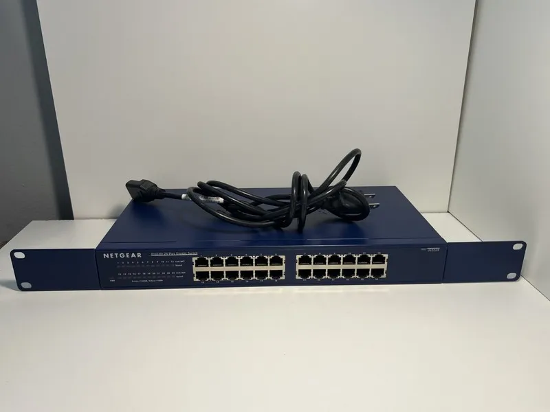 Коммутатор Netgear ProSafe JGS524v2 24-Port Gigabit Ethernet Switch
