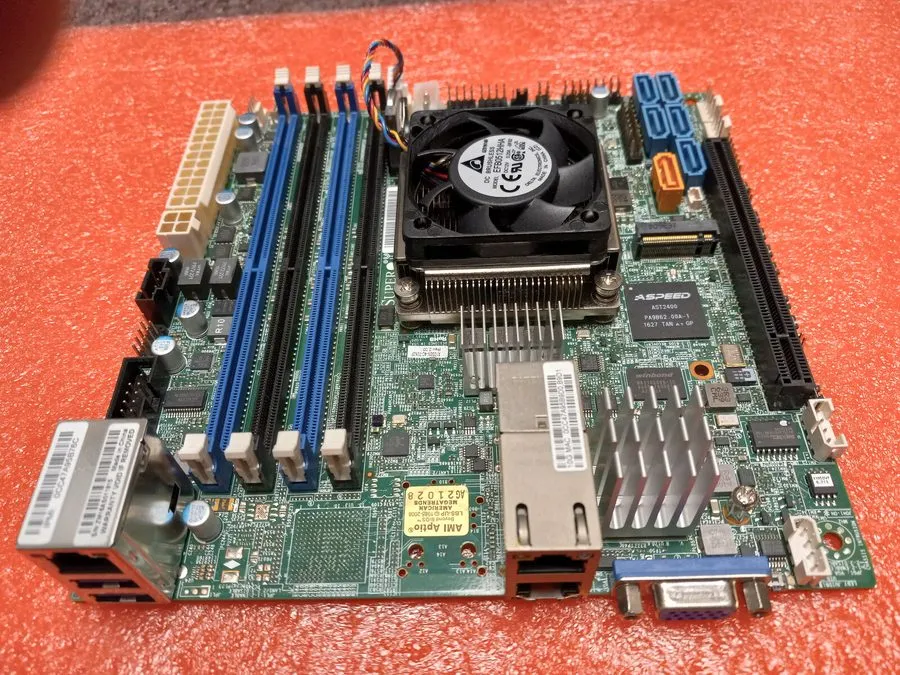 Материнская плата SuperMicro X10SDV-4C-TLN2F Mini-ITX,Xeon D-1521 with active fa