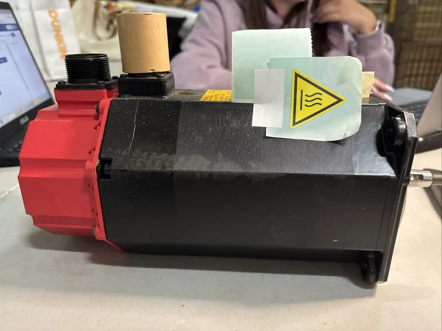 Серводвигатель FANUC / A06B-0127-B088 / AC SERVO MOTOR, 1kW — фото лота 2