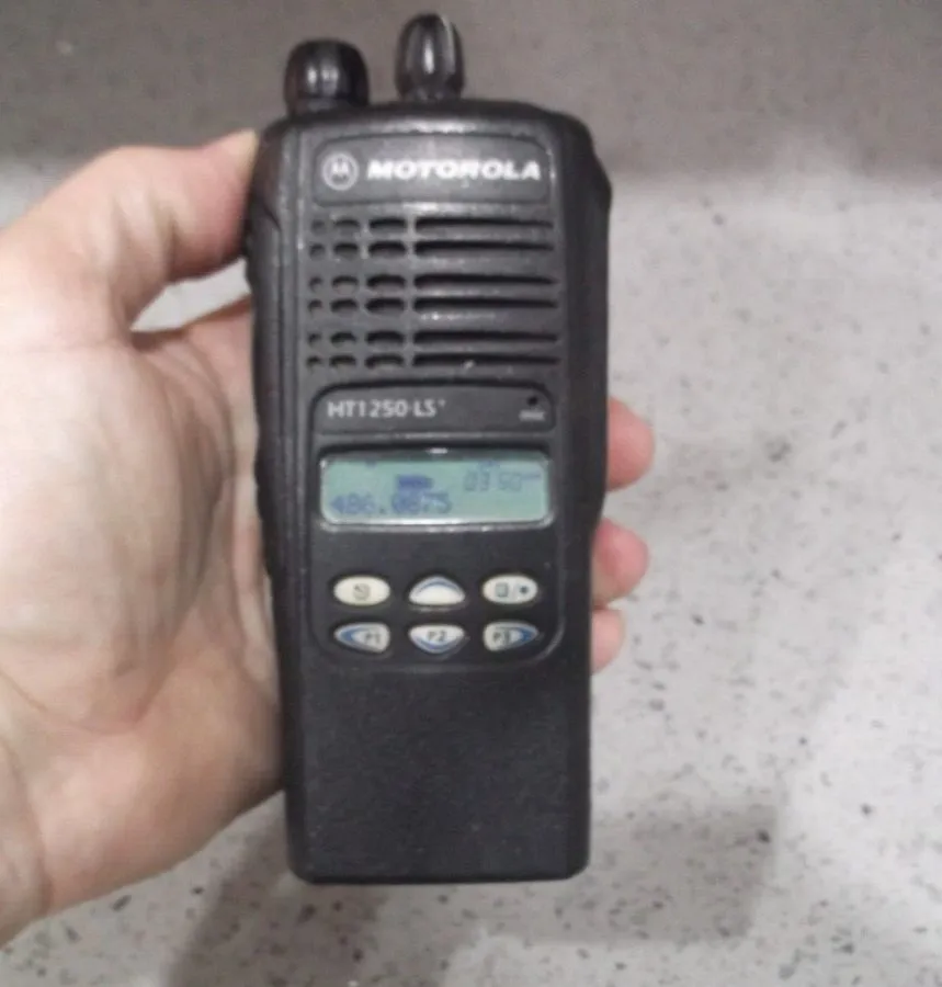 Радиостанция Motorola HT1250 LS+ UHF 450-512MHz 4W 16CH Two Way Radio AAH25SDH9D
