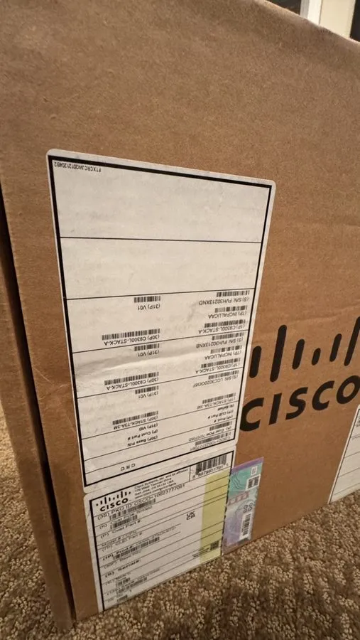 Коммутатор Cisco C9300L-STACK-KIT2 Network Stacking Module Kit Catalyst 9300L & — фото лота 1