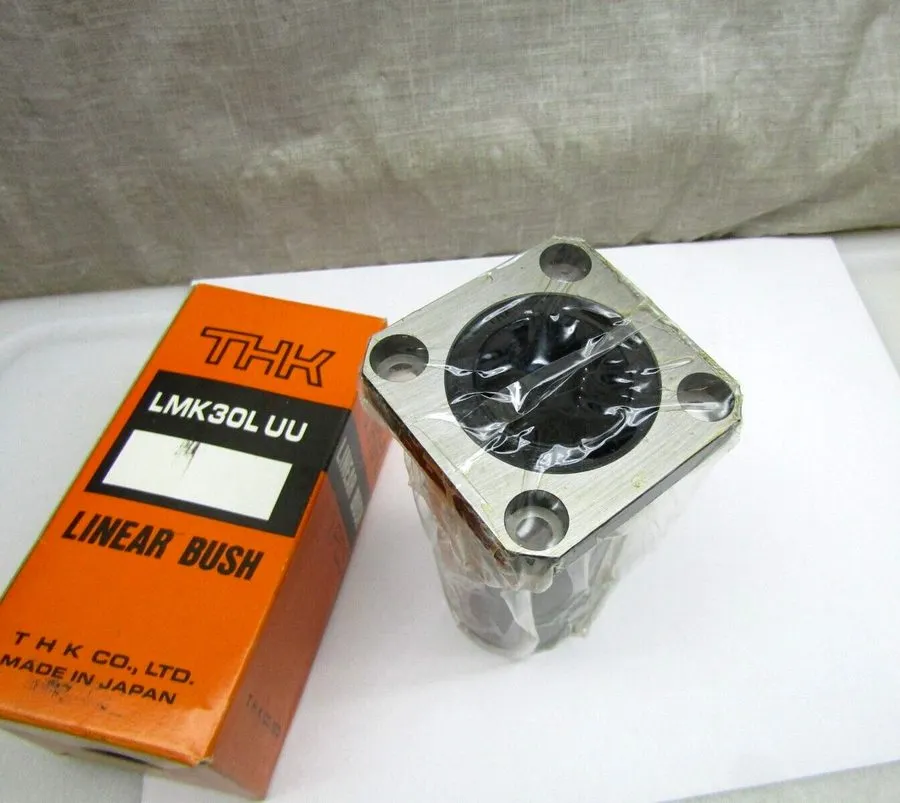 Линейная направляющая THK LMK30LUU Linear Bearing 30mm Bore 45mm OD 123mm Rectan