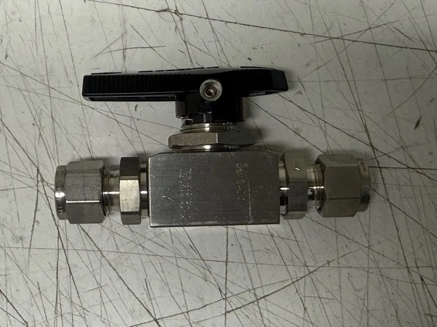 Клапан Swagelok SS-4SKPS6 Stainless Steel Instrument Plug Valve 6000 PSI — фото лота 1