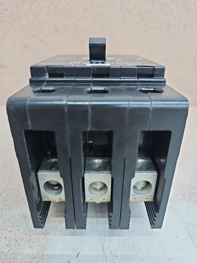 Автоматический выключатель Square D EJB34060 60A 3P 480V Bolt-On Circuit Breaker