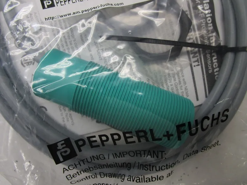 Датчик приближения PEPPERL+FUCHS CJ10-30GK-E2 021454 PROXIMITY SENSOR NSMP