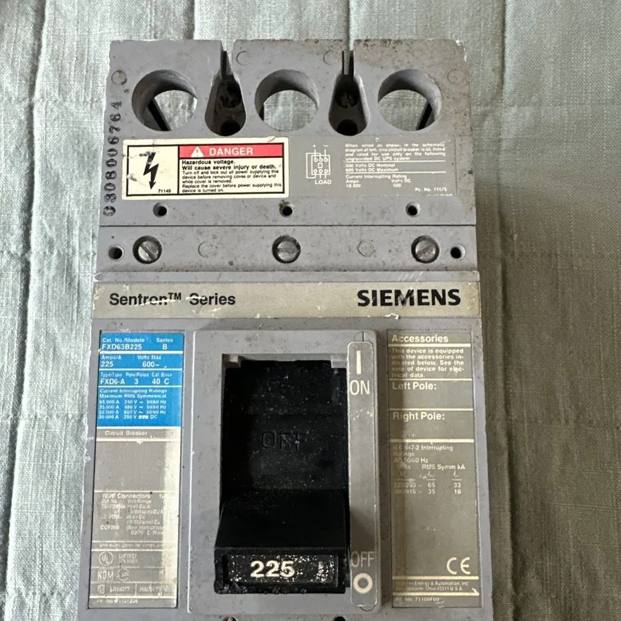 Автоматический выключатель I-T-E Siemens Sentron FXD63B225 225A 3 Pole 600VAC Ci — фото лота 1