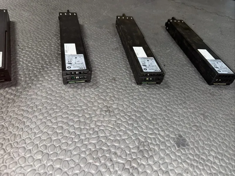 Батарея SG9008 Battery для EMC 078-000-072 BBU VNXe3100 VNXe3150 VNX5400 — фото лота 3