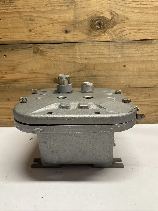 Монтажный шкаф Explosion Proof Enclosure EXB-664 N34 Killark SN 13222 — фото лота 2