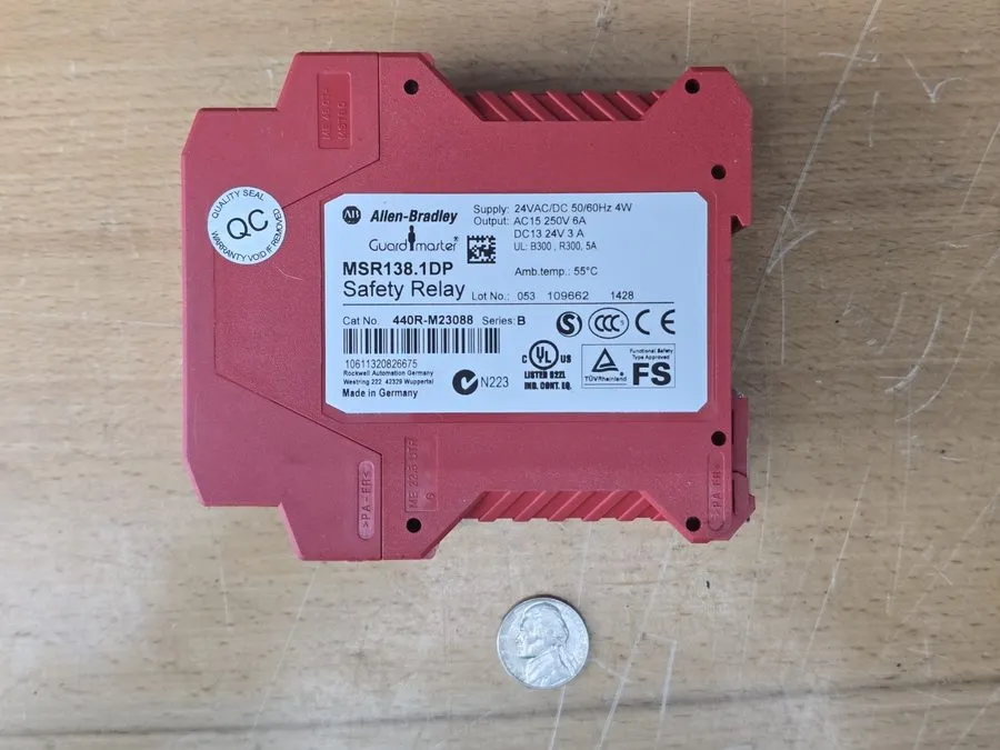 Реле безопасности Allen-Bradley Guardmaster MSR138.1DP Safety Relay 24VAC/VDC DP — фото лота 1