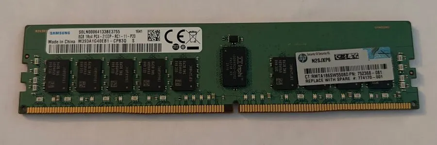 Модуль памяти Samsung M393A1G40EB1-CPB 8GB DDR4-2133 ECC RDIMM Server RAM PC4-21 — фото лота 1