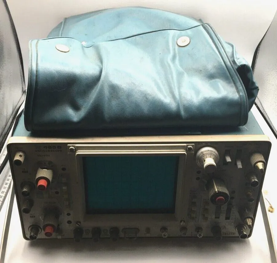 Осциллограф TekTronix 465B 100MHZ 2 Channel Oscilloscope W/ Pouch