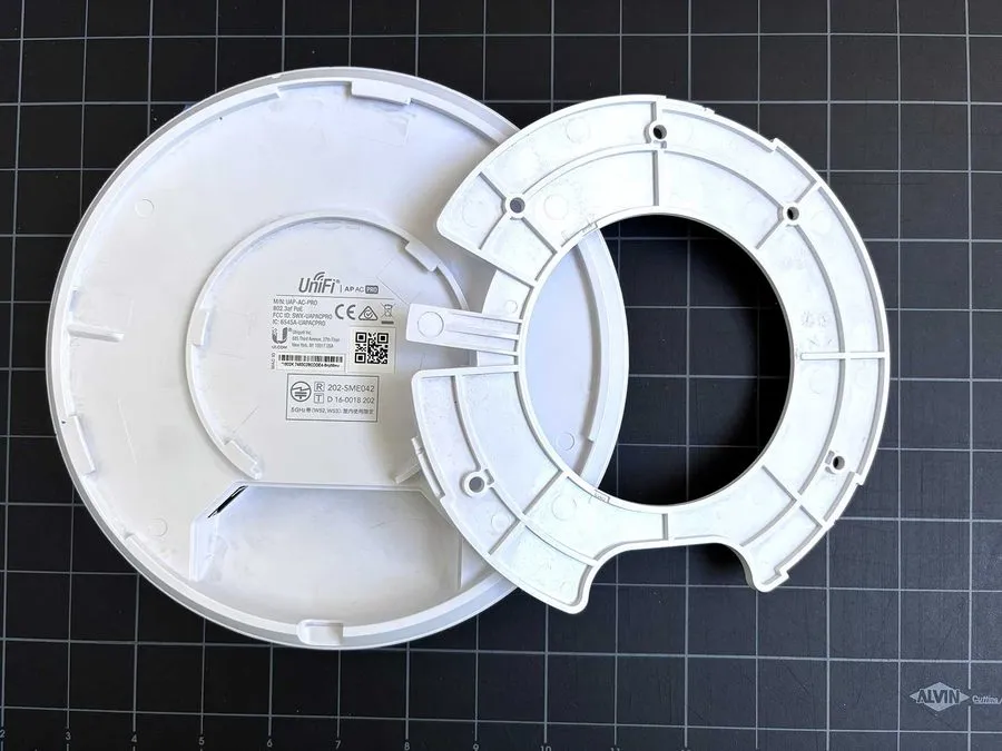 Коммутатор Ubiquiti GP-V480-032G Switching Gigabit PoE Injector 48V 0.32A w/PC