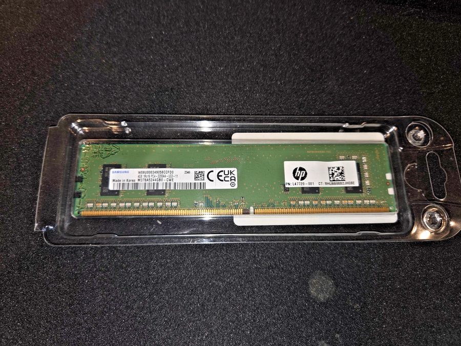 Модуль памяти SK Hynix 16GB DDR4-3200MHz 2Rx8 ECC RDIMM Server RAM HMA82GR7DJR8N