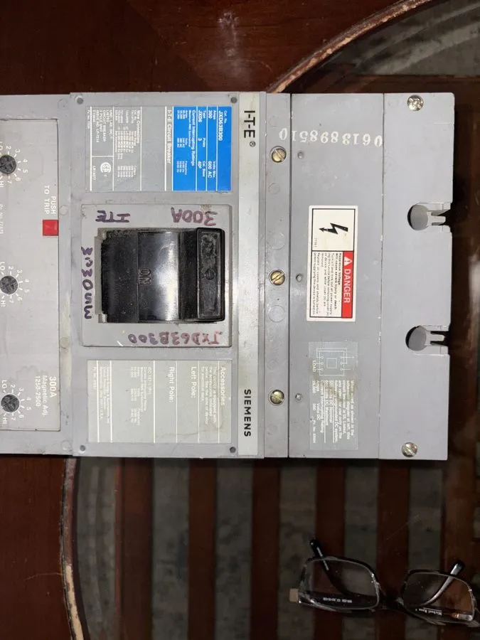 Автоматический выключатель Siemens / ITE Sentron 300 Amp Circuit Breaker 600 VAC