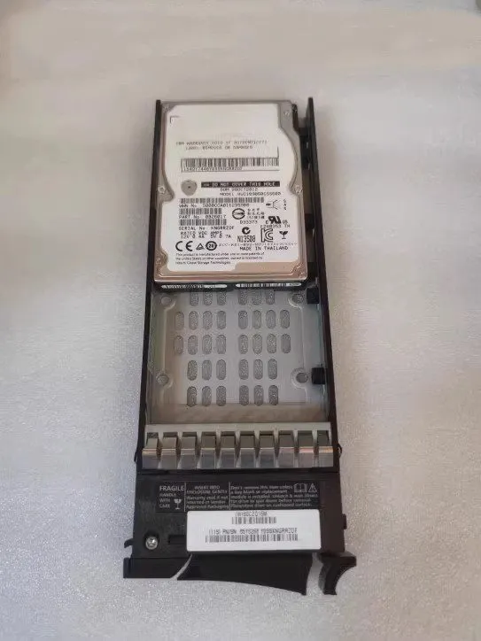 Жёсткий диск IBM 85Y5864 00Y2683 00L4521 3546 600GB 10k SAS 2.5" SFF V7000 HDD H