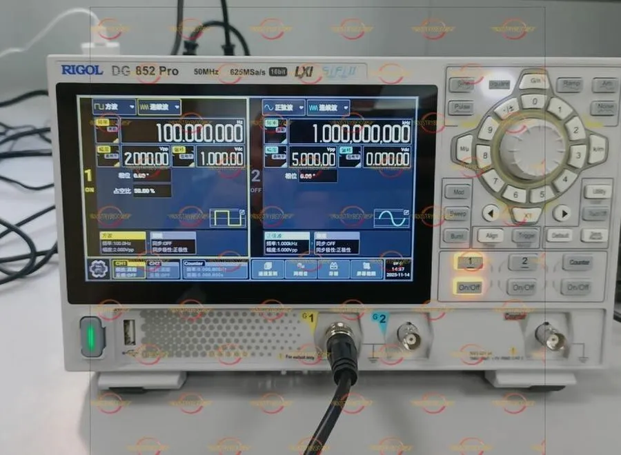 Генератор сигналов 7'' Touch Screen RIGOL DG852 Pro 50MHz Dual Channel Arbitrary — фото лота 1
