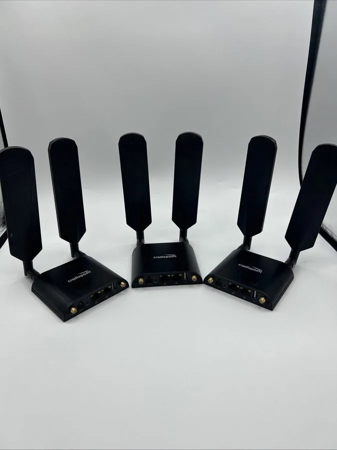 Маршрутизатор CradlePoint IBR600LPE-VZ Verizon Wireless Router w/Antennas D-9 — фото лота 1