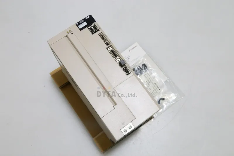 Сервопривод YASKAWA SERVO DRIVER SERVO PACK SGDV-330A11A DRIVE 5KW