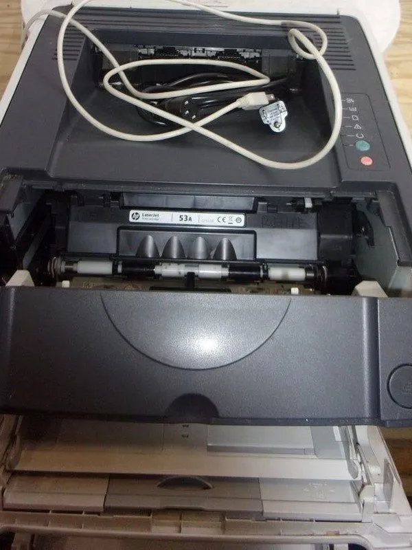 Лазерный принтер HP LaserJet P2015 CB366A Laser Printer Page Count 121K — фото лота 1