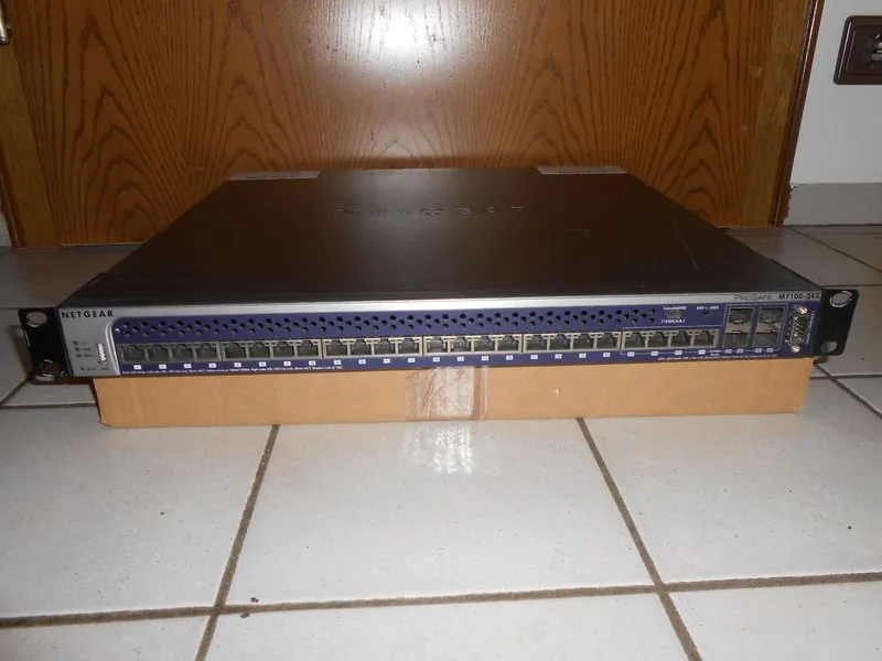 Коммутатор Netgear M7100-24X XSM7224 24-Port 10 Gigabit Managed Switch