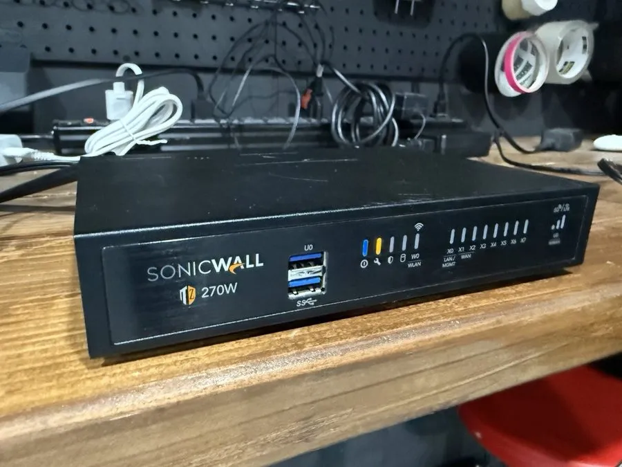 Межсетевой экран SonicWall TZ270W Network Security/Firewall Appliance (02-SSC-28