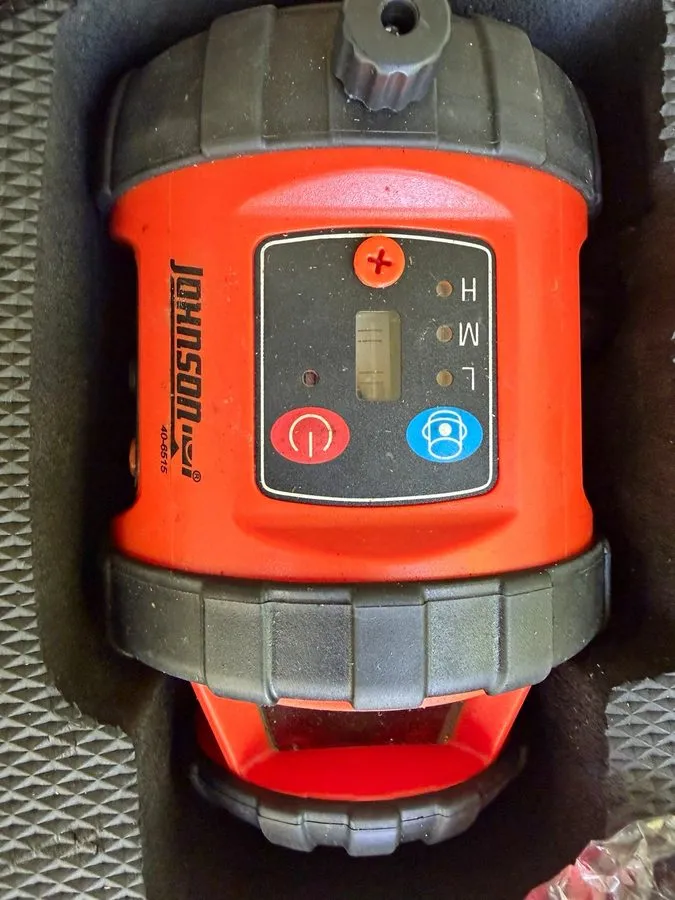 Нивелир Johnson Survey Equipment 40-6515 Rotary Laser, 40-6335 Tripod & 13’ Grad