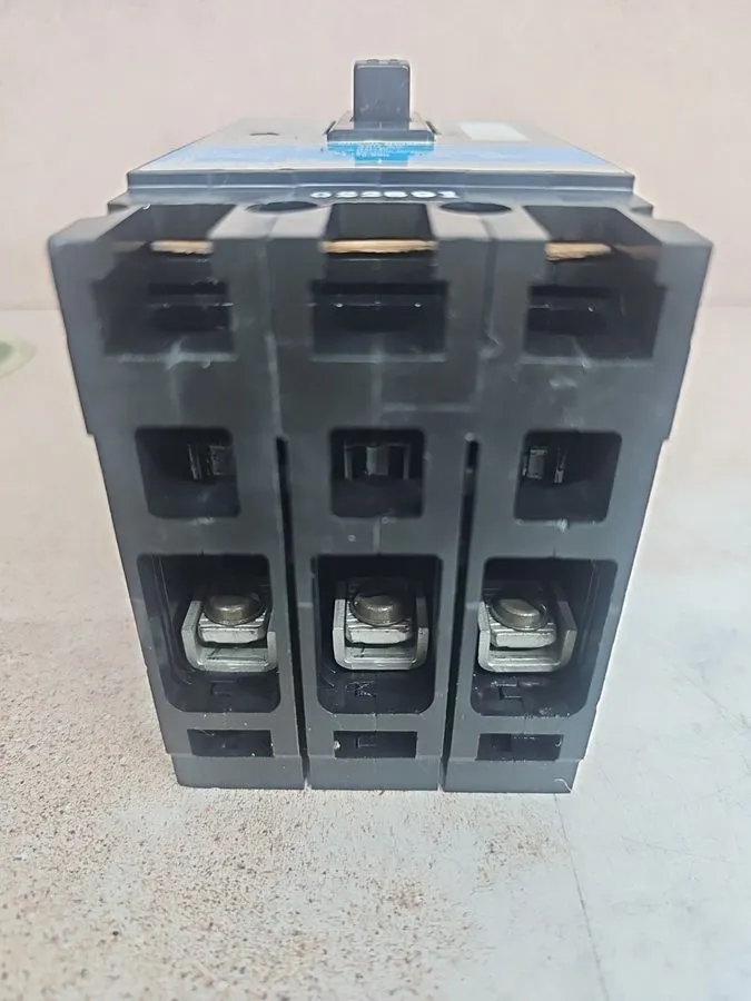 Автоматический выключатель Siemens ITE ED43B020 Sentron 20A 3-Pole Circuit Break