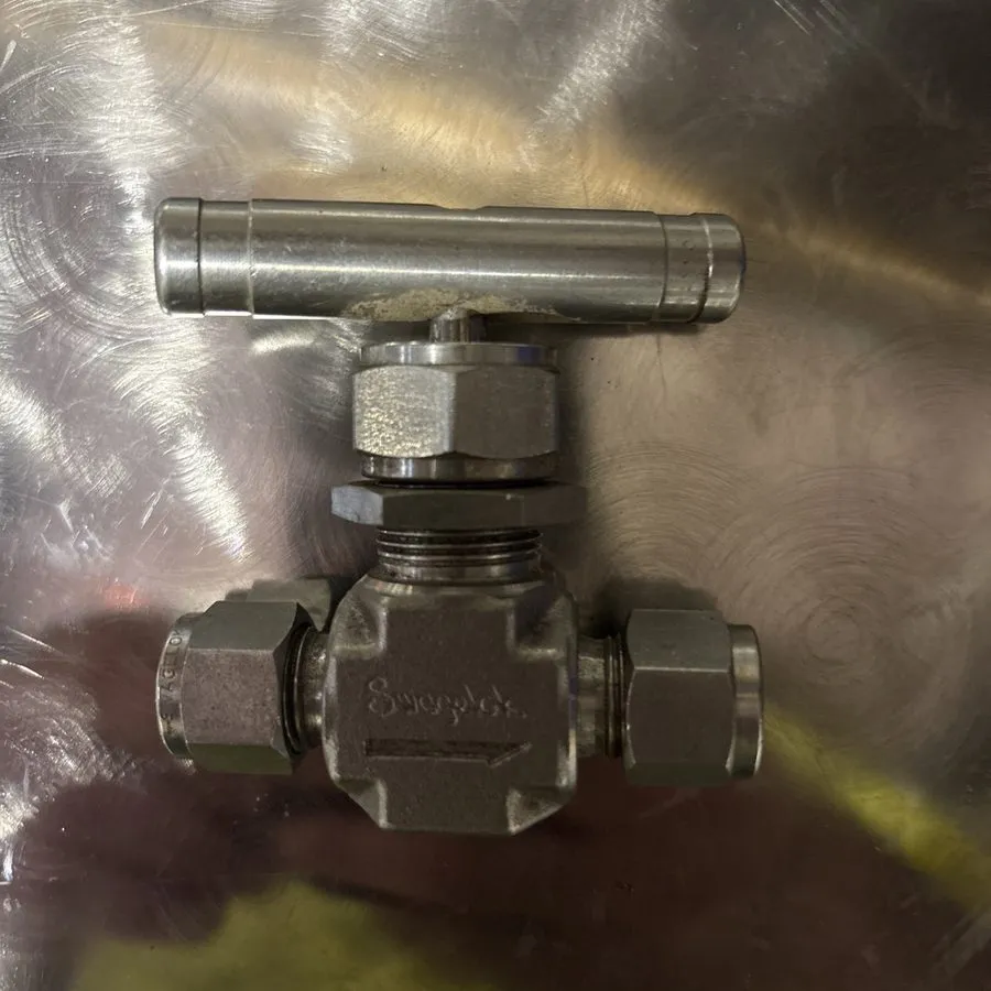 Клапан Swagelok 3/8" Stainless Steel Bonnet Needle Valve SS-1RS6 (LXE9J)