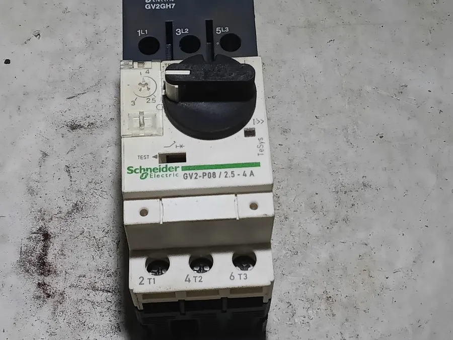 Автоматический выключатель Schneider Electric GV2-P08/2.5-4A Circuit Breaker 690