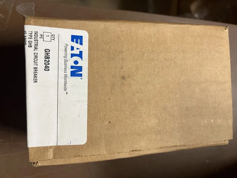Автоматический выключатель Eaton GHB2040 2-pole 40 amp 277- 480 V Bolt on GHB Ci