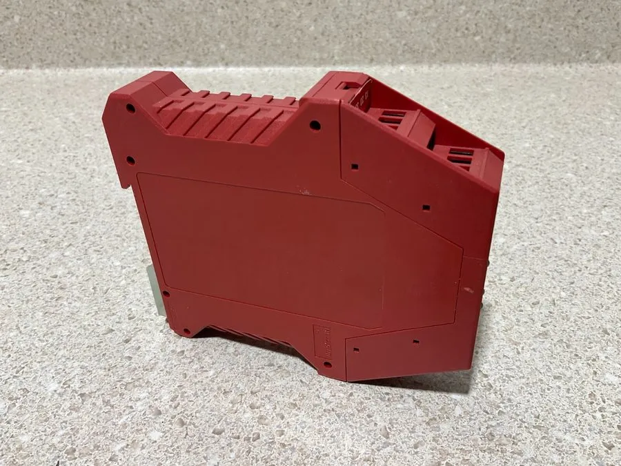 Реле безопасности Allen Bradley 440R-N23126