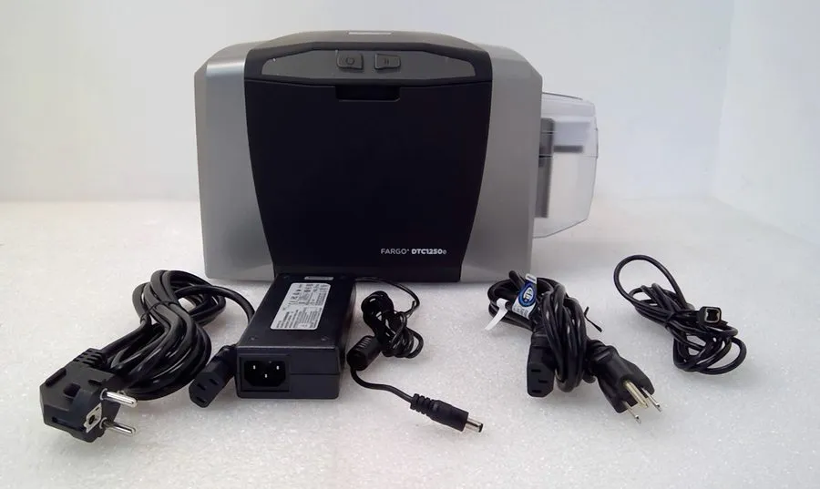 Принтер этикеток Fargo DTC1250e Dual Sided ID Card Printer & Complete Supplies P