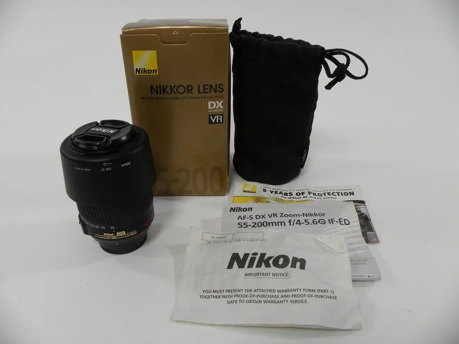 Объектив NIKON AF-S NIKKOR 55-200mm f4-5.6G ED DX VR IF LENS, CAPS, POUCH