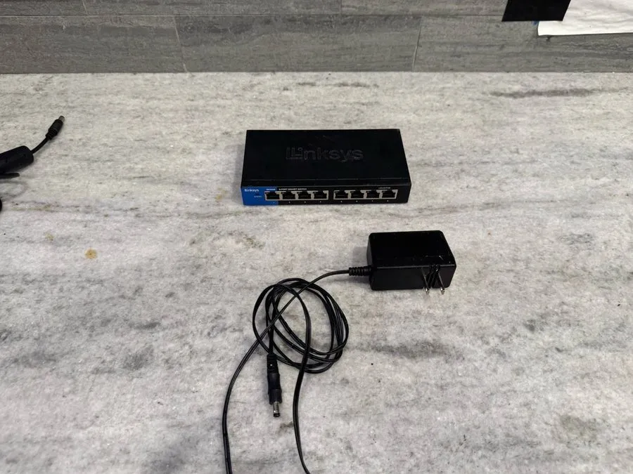 Коммутатор Linksys LGS310MPC 8-Port Managed Gigabit PoE+ Switch 2x 1G SFP 110W T — фото лота 1