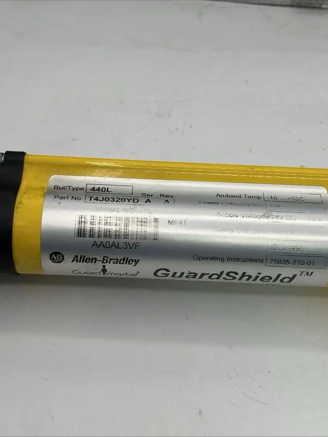 Световая завеса Allen Bradley 440L-T4J0320YD Light Curtain Guardmaster Transmitt — фото лота 2