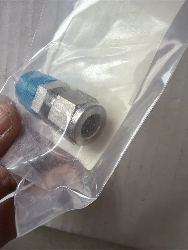 Разъём Swagelok SS-600-1-6 Stainless Steel Male Connector Fitting 3/8 x 3/8