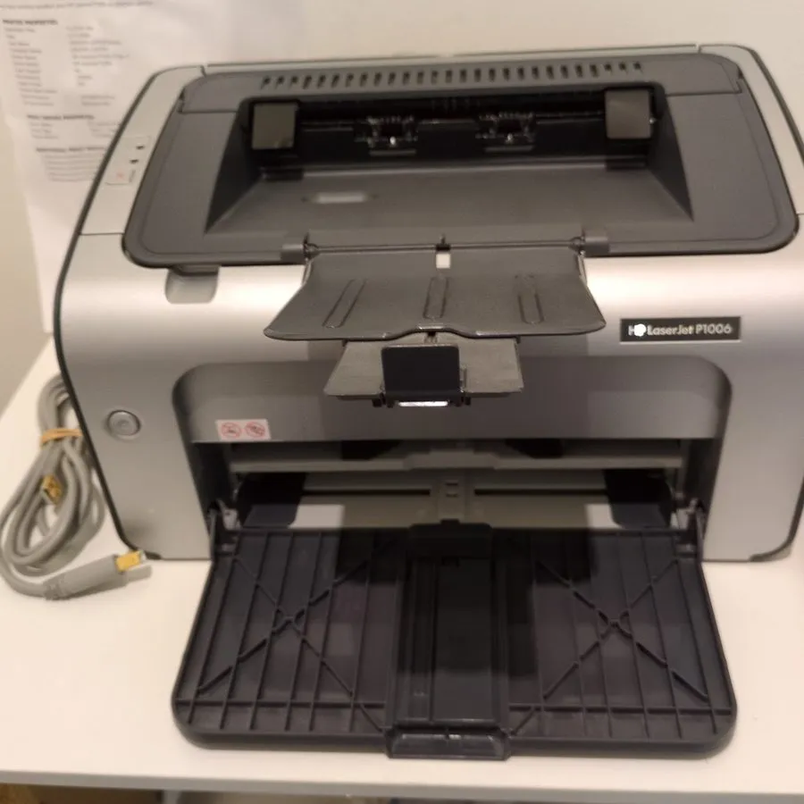 Лазерный принтер HP LaserJet P1006 Laser Printer in Great shape/ Low Page count