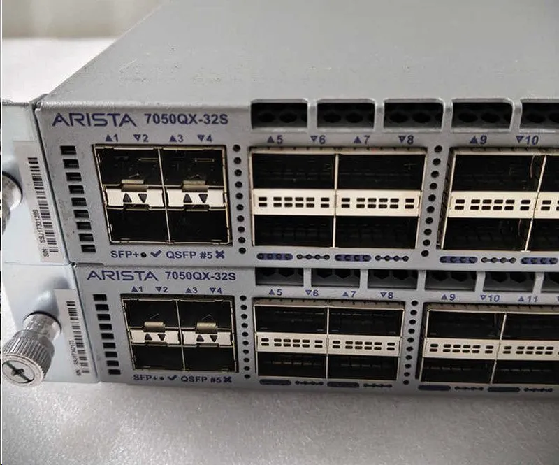 Коммутатор ARISTA DCS-7050QX-32S 32 x 40GbE QSFP+ ports, 4 SFP+ ports