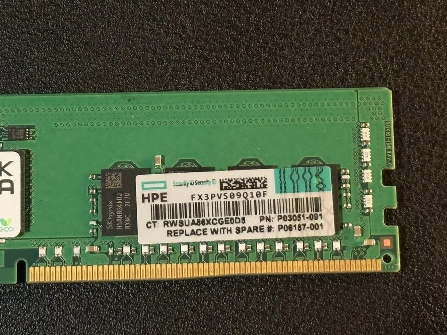 Модуль памяти RAM HPE 16GB 1Rx4 PC4-2933Y DDR4 RDIMM ECC 2933MHz P03051-091 — фото лота 1