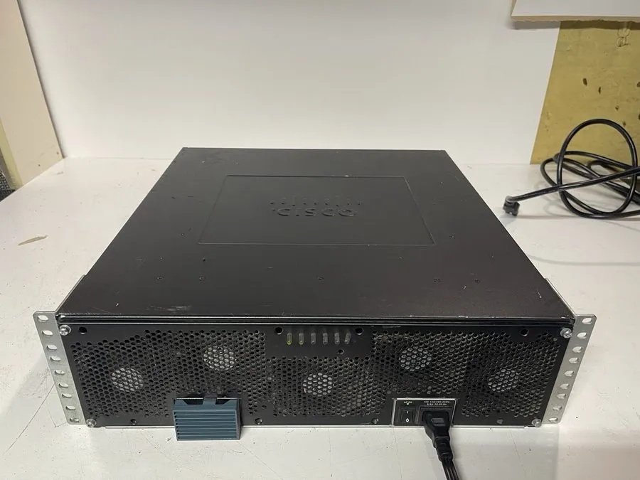 Маршрутизатор Cisco 3925 Gigabit Integrated Service Router 800-29789-02 W/NM-IT3