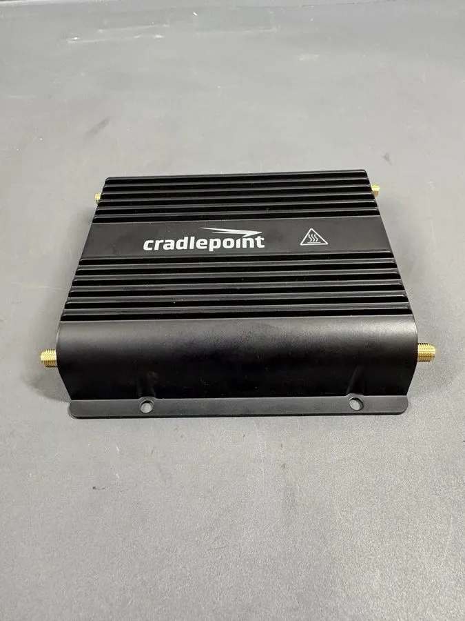 Маршрутизатор CRADLEPOINT IBR600C-LPE Cloud-Managed 4G LTE Router — фото лота 1