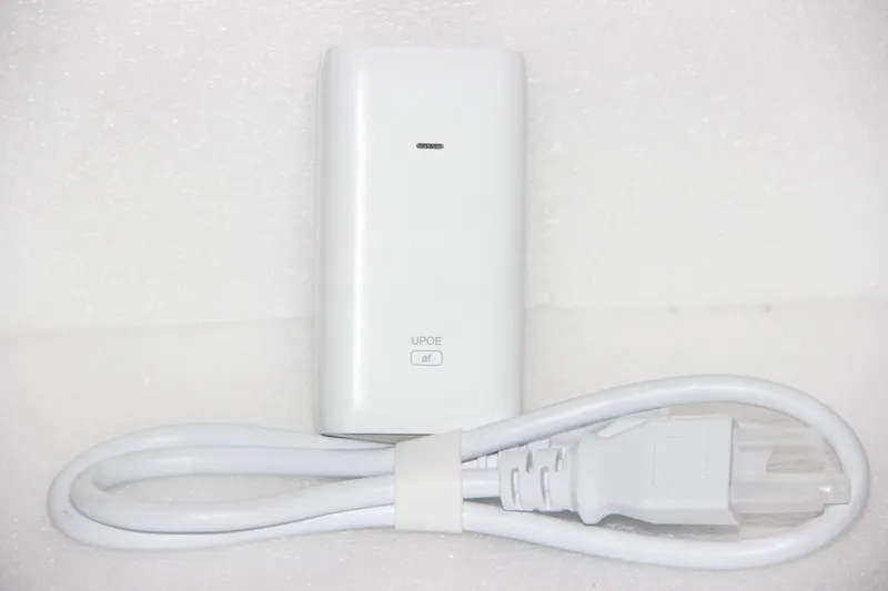 Коммутатор Ubiquiti GP-V480-032G Switching Gigabit PoE Injector 48V 0.32A w/PC