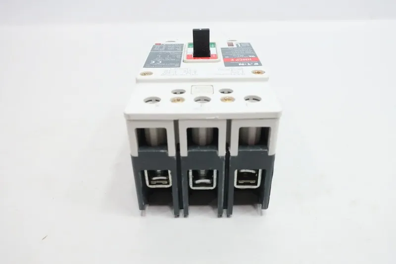 Автоматический выключатель Eaton HMCPE003A0C Molded Case Circuit Breaker 3a 480v
