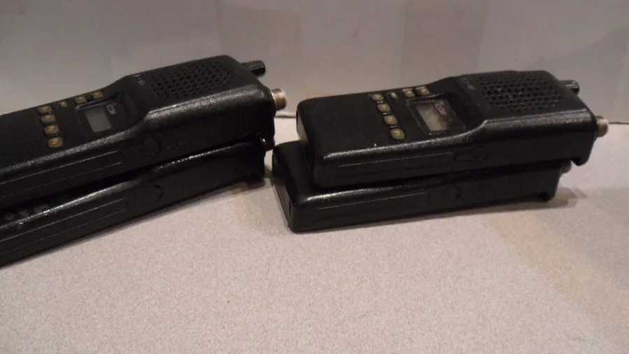Зарядное устройство Lot 6x Icom IC-F4S-4 Two Way Radios W/ 6-Slot Charger BC-121