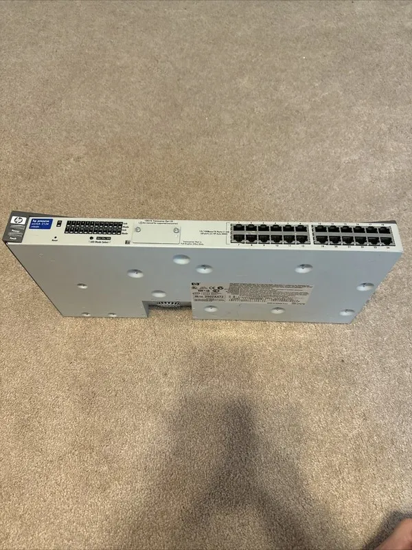 Коммутатор HP Procurve Model 2124 J4868A 24 port 10/100 Ethernet Switch