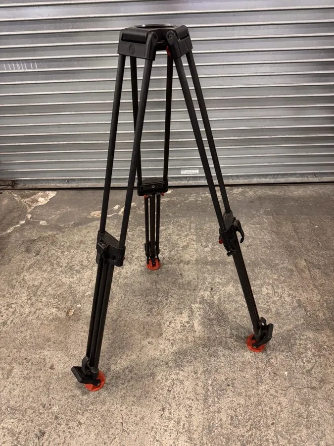 Оборудование видеонаблюдения Sachtler CF-100ENG 2CF Carbon Fiber 2-Stage Tripod  — фото лота 1