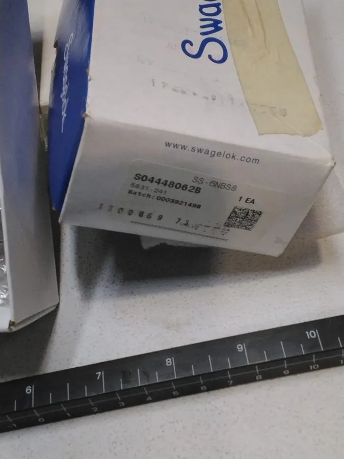 Клапан Swagelok SS-6NBS8 Severe Service Needle Valve w/ Actuator